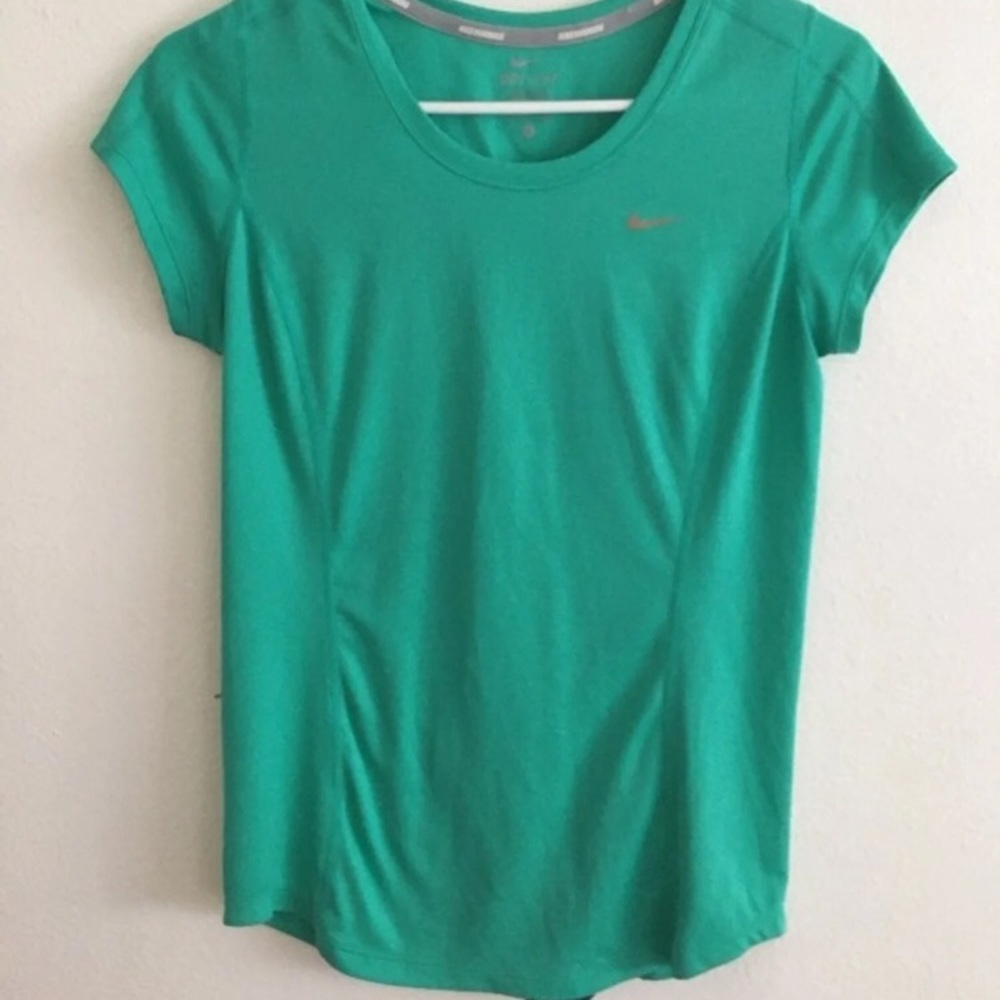 🌸Nike dri-fit running shirt